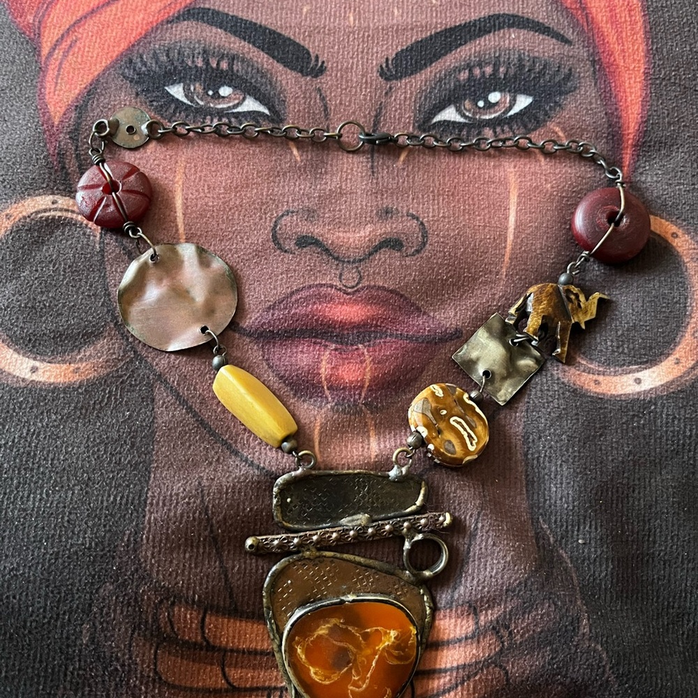 "Earths Embrace" Vintage Necklace